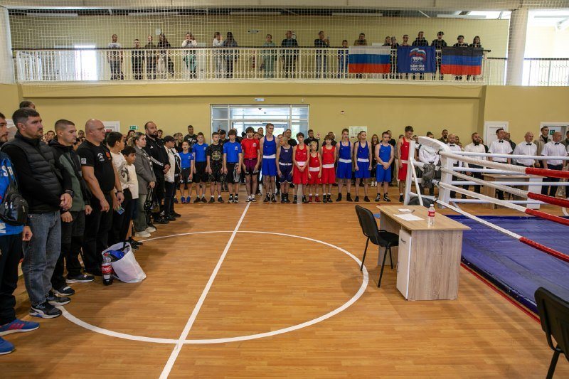 Сталинский дом с арками на улице Артёма в Мариуполе подняли из аварийного состояния, остался двор, фото 1 из 4